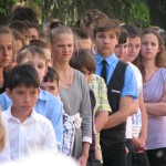 Учні вшановують пам'ять вчителів